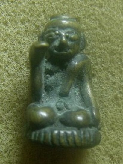 **เบา​ๆ​**นางกวักหล่อโบราณ เนื้อทองผสม เก่าๆ**เนื้อจัด สวยๆ เชิญชมครับ