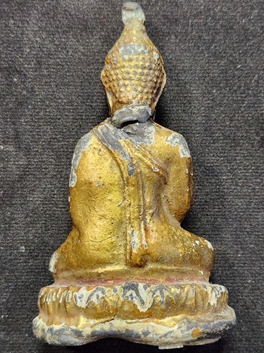 พระบูชารัตนะ(แก้บน) เนื้อตะกั่วสนิมแดงลงรักลงชาดปิดทอง หน้าตักพระ 1.5 นิ้ว 