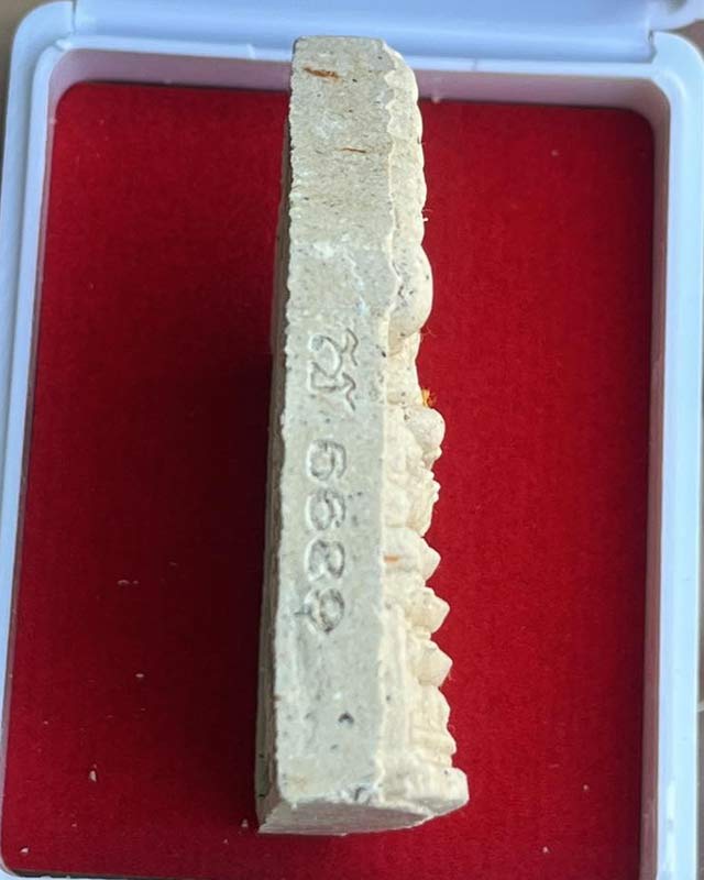 พระพุทธเจริญทรัพย์ หลวงปู่มหาศิลา สิริจันโท เนื้อรวมผงว่านผงพุทธคุณ หลวงปู่เมตตาออกแบบยันต์