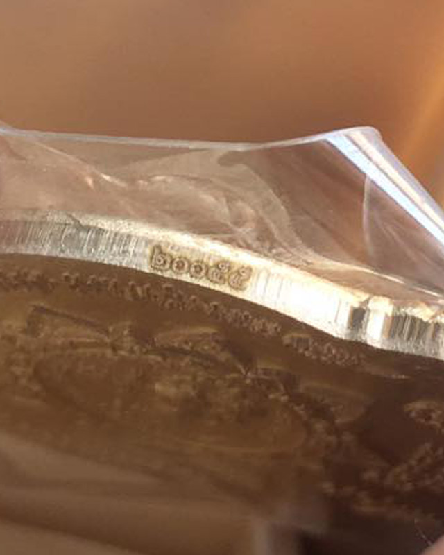 หลวงพ่อพัฒน์ วัดห้วยด้วน นครสวรรค์ รุ่นพยัคฆ์แสนล้าน เนื้อสัตตะ ลงยาจีวร หมายเลข 20055 พร้อมกล่อง