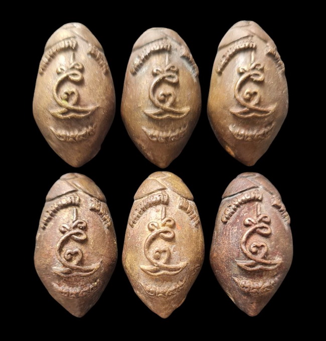 เคาะแรกแดง..หมากทุยโลหะผสม..อุดผง ๓ ตัว + หล่อตัน ๓ ตัว..ลพ.ดำ วัดเขาพูลทอง จันทบุรี / ส่ง ems