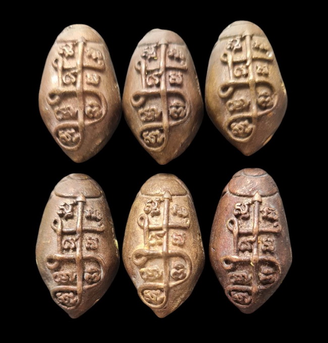 เคาะแรกแดง..หมากทุยโลหะผสม..อุดผง ๓ ตัว + หล่อตัน ๓ ตัว..ลพ.ดำ วัดเขาพูลทอง จันทบุรี / ส่ง ems