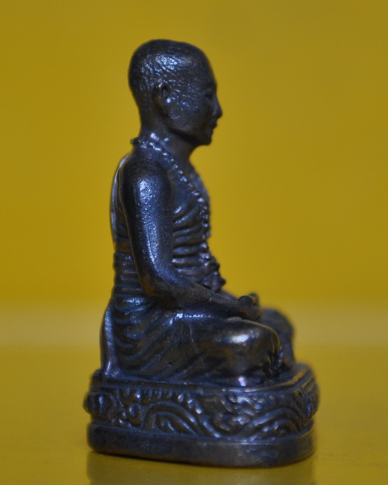 รูปหล่อสามรอบครูบากฤษดา วัดสันพระเจ้าแดง