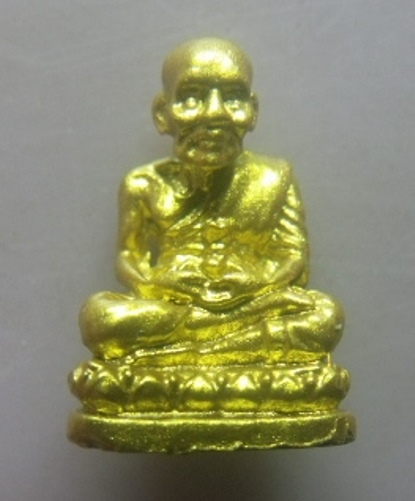 **เบา​ๆ​**รูปหล่อลอยองค์ หลวงปู่ทวด วัดช้างให้ ตอกโค้ดใต้ฐาน**กะไหล่ทอง สวยๆ เชิญชมครับ 