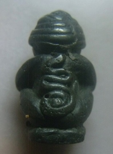 **เบา​ๆ​**พระปิดตาพิมพ์สอดเข่า หลังยันต์ เนื้อสำริด เก่าๆ ไม่ทราบที่**สวยๆ เนื้อจัด