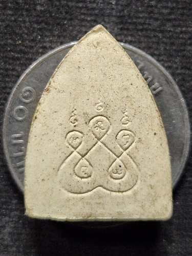 วัดลำบัวลอย นครนายก สาริกา หลังยันต์5 เนื้อผง