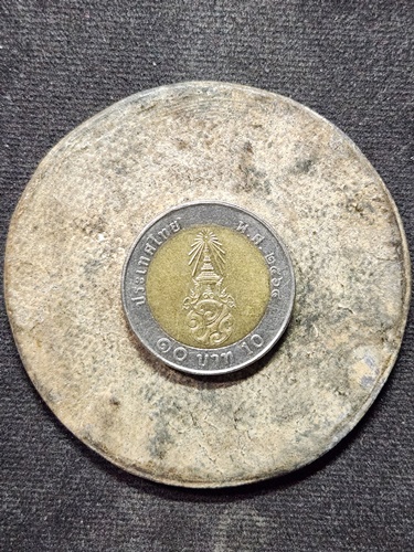 กรุเตาทุเรียง จ.สุโขทัย พระงบน้ำอ้อย  พิมพ์ 25 พระองค์ เนื้อชิน