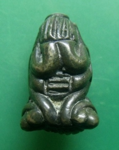 **เบา​ๆ​**พระปิดตายันต์ยุ่ง หล่อเก่า เนื้อโลหะผสม ไม่ทราบที่**สวยๆ เชิญชมครับ