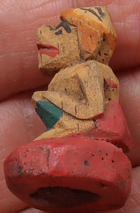 หนุมานไม้แกะ ลงสี อุดผงใต้ฐาน