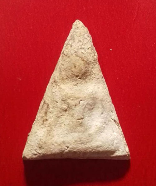 พระนางพญาเนื้อผง เก่าเนื้อจัดมากครับ หลวงปู่เผือก หลวงปู่โต๊ะปลุกเสก