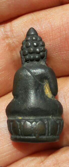 พระไม่ทราบที่ เคาะเดียว   