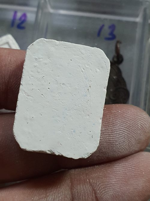 พระผงจักรพรรดิ์ หลวงตาม้า วัดถ้ําเมืองนะ เชียงใหม่