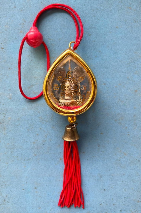 รูปเหมือนหลวงพ่อเงิน บางคลาน พระบูชา ตั้งหน้ารถ หน้าตัก 2 ซม. ปี 2547 พระสวยน่าบูชา