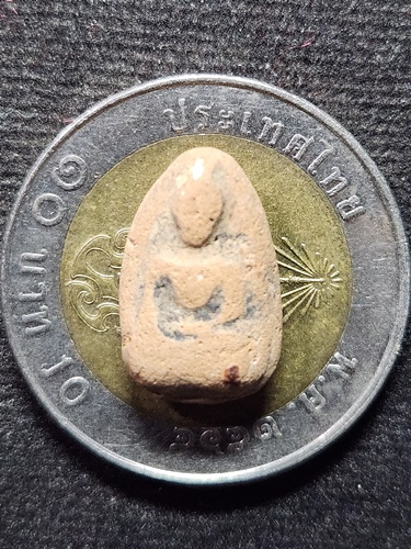 กรุวัดศาลาปูน อยุธยา  พระเนื้อดินเม็ดน้อยหน่า หลังยันต์อุ