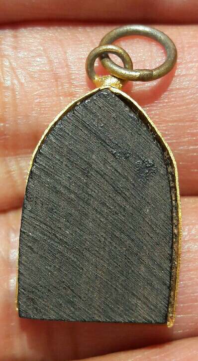 นางกวักไม้งิ้วดำแกะ หลวงพ่อกัน วัดเขาแก้ว ศิษย์เอกหลวงพ่อเดิม แห่งวัดหนองโพธิ์ จ.นครสวรรค์ เคาะเดียว