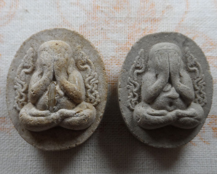 พระปิดตากนกข้าง วัดหนองปลิง จ.นครราชสีมา (๒ องค์)