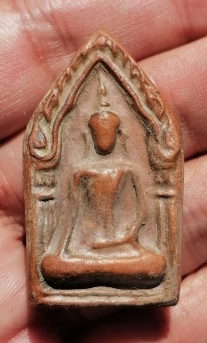 ขุนแผนแข้งหมอน​ หลวงพ่อกวย​ วัดโฆษิตาราม​ เนื้อดิน​ ยุคต้น​ เคาะเดียว    