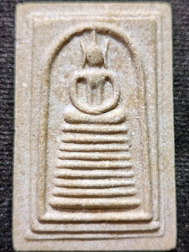 วัดป่าโมก จ.อ่างทอง พระสมเด็จ 9 ชั้น  เนื้อกระเบื้องหลังคาวิหาร พระพุทธไสยยาสน์