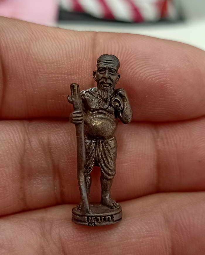 ชูชก รุ่นรวยมหาเศรษฐี หลวงปู่คีย์ วัดศรีลำยอง จ.สุรินทร์ ปี 2548 เนื้อทองแดง ตอกโค้ด "คีย์" สวยกล่อง