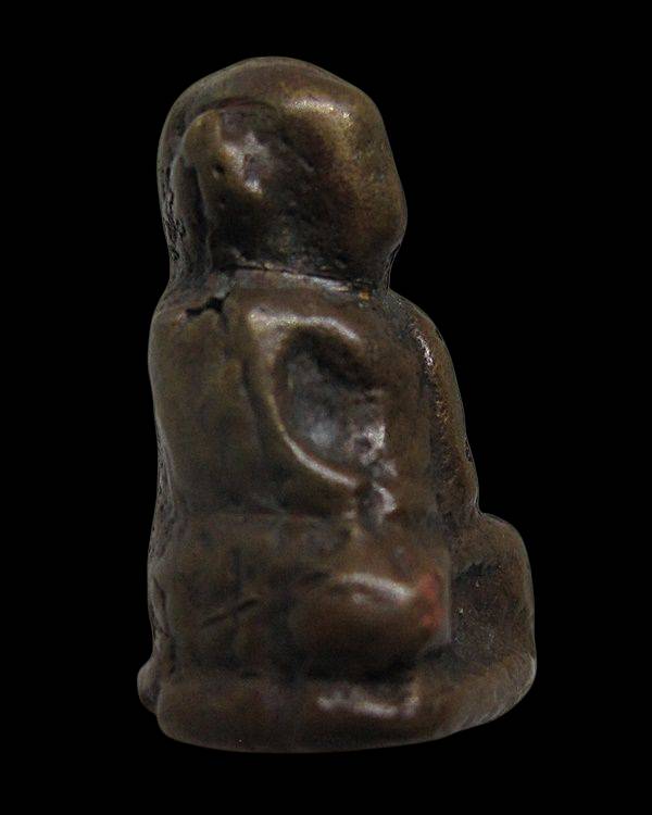 ยุคต้น พระหล่อรูปเหมือน หลวงพ่อเงิน วัดห้วยเขน พิมพ์เล็กฐานเตี้ย แขนบั้ง 