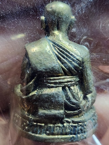 วัดพิกุลทอง สิงห์บุรี รูปหล่อหลวงพ่อแพ  ปี 2535