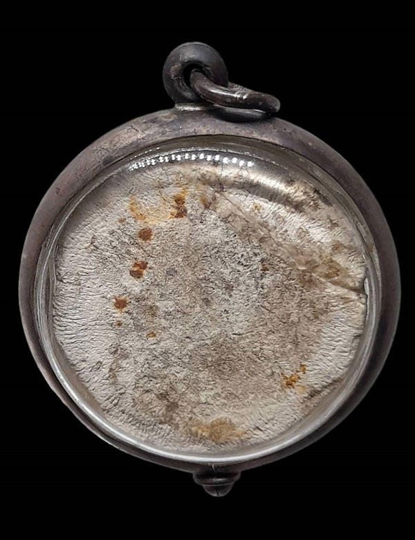 พระพิมพ์งบน้ำอ้อย หลวงปู่พริ้ง วัดบางปะกอก กทม. เนื้อผงขาว เลี่ยมเงิน