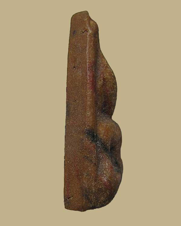 Rare Item !!! พระนางพญาสายรุ้ง หลวงพ่อกวย วัดโฆสิตาราม จ.ชัยนาท เนื้อผงน้ำมัน หลังจารหมึก