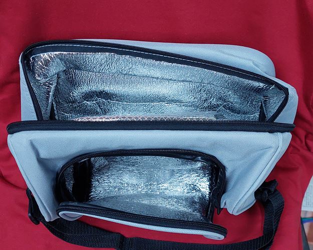 (ปิด69-) กระเป๋าสะพายผู้หญิง Avon กว้าง9 ยาว11.5นิ้ว (สภาพไม่ได้ใช้)