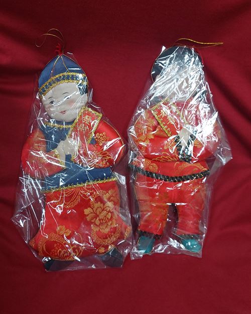 (ปิด69-) ตุ๊กตาเด็กคู่อวยพรตรุษจีน เนื้อผ้าไหม กว้าง6.7x11.2นิ้ว (สภาพไม่ได้ใช้)