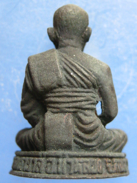 รูปหล่อ หลวงพ่อผล วัดเนินทอง ลพบุรี