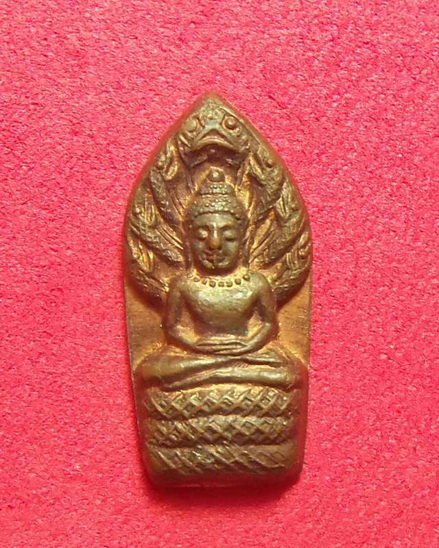 พระปรกใบมะขาม ลปคร่ำวัดวังหว้าเนื้อทองแดง รุ่นศิริมงคล ปี 2537 พร้อมกล่อมเดิม