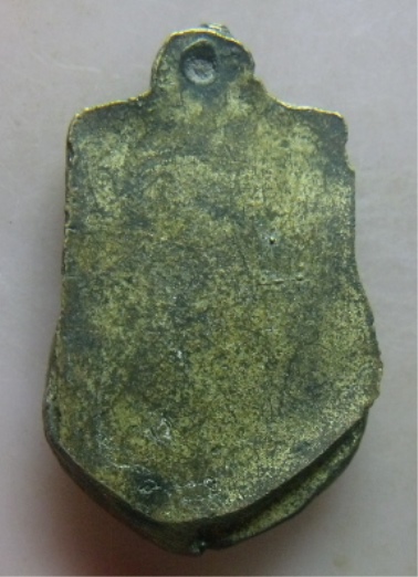 **เบาๆ**เหรียญเสมาหล่อเกจิ เนื้อทองผสม เก่าๆไม่ทราบที่**เนื้อจัดๆ สวยๆ เชิญชมครับ