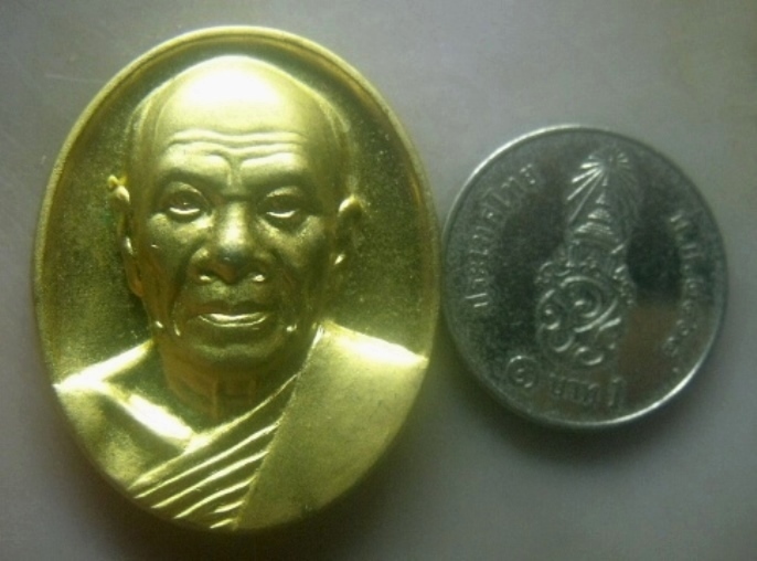 **เบาๆ**เหรียญหลวงพ่อสด รุ่นสร้างมหาวิหาร ปลดหนี้ มีลาภ ออกวัดจันทรังษี อ่่างทอง ปี ๒๕๔๐**กะไหล่ทอง