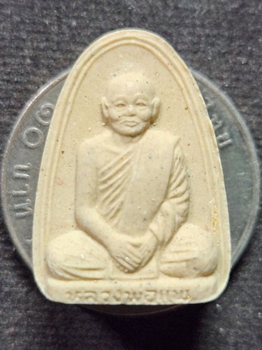 วัดพิกุลทอง สิงห์บุรี  พระผงรูปเหมือนหลวงพ่อแพ  รุ่น อนุสรณ์รำลึก 100 ปี