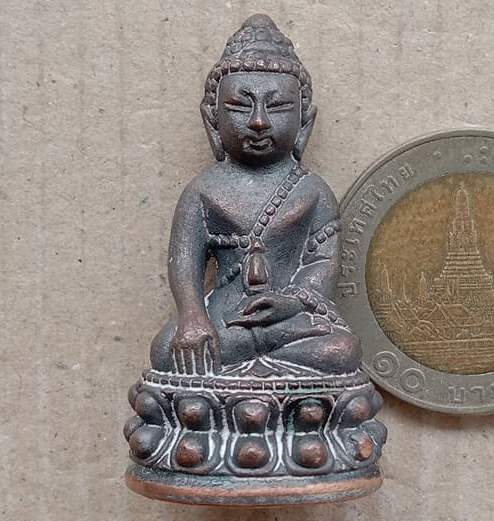 พระกริ่งมหาราช มหายันต์ หลวงหลวงปู่ชัช วัดบ้านปูน อยุธยา ปี2561 เนื้อนวะคราบเบ้า ก้นนวะ เลข58+กล่อง