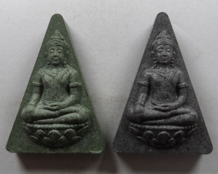 พระสมเด็จนางพญา สก. เฉลิมพระชนมพรรษา ๖ รอบ สภาผู้แทนราษฎรจัดสร้าง ปี๒๕๔๗ (๒ องค์)