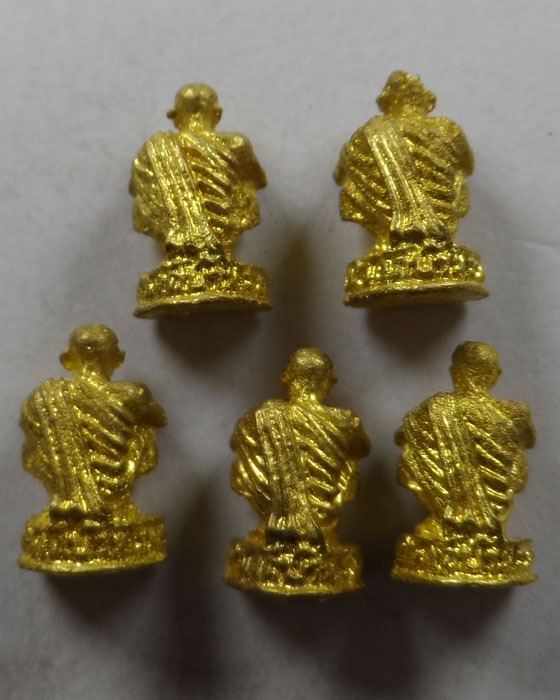 รูปหล่อ (จิ๋ว) หลวงพ่อคูณ วัดบ้านไร่ จ.นครราชสีมา (๕ องค์) ชุดที่ ๒