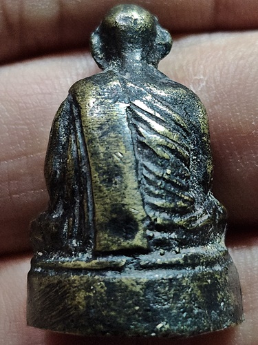 วัดไผ่โรงวัว จ.สุพรรณบุรี พระหล่ออุดกริ่ง รูปเหมือนหลวงพ่อขอม รุ่นแรก  ปี๒๔๙๗  กริ่งดัง