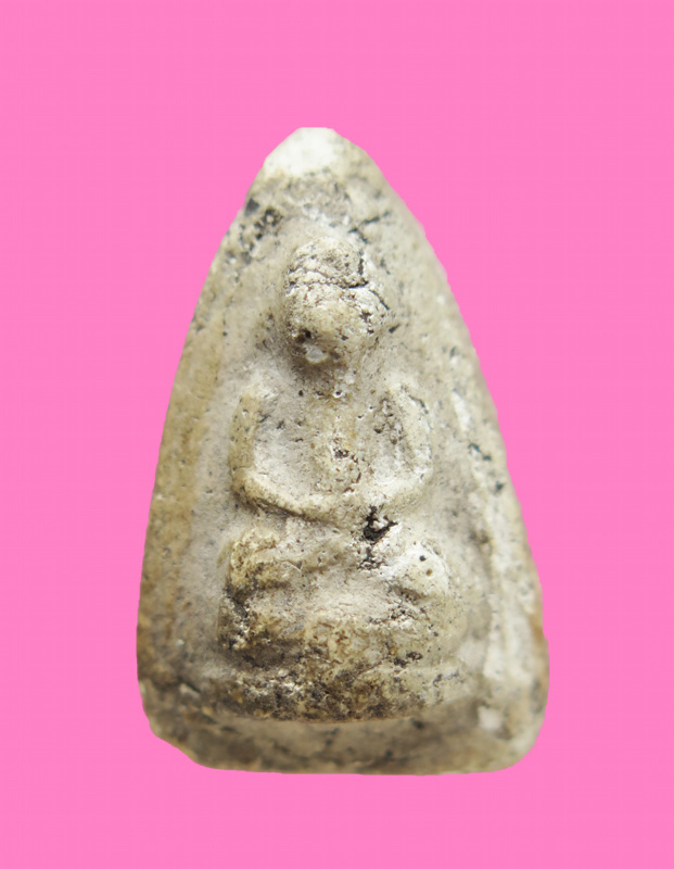 พระชัยวัฒน์เนื้อผง หลวงพ่อจรัญ ออกวัดพรหมบุรี ปี 2498