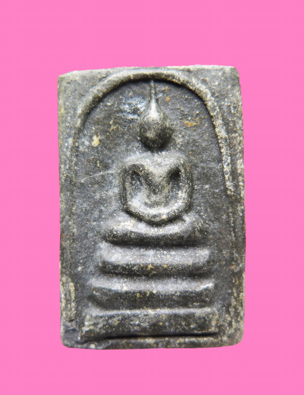 สมเด็จ  เนื้อผงน้ำมัน ดำ พิมพ์มีจุดที่เศียร