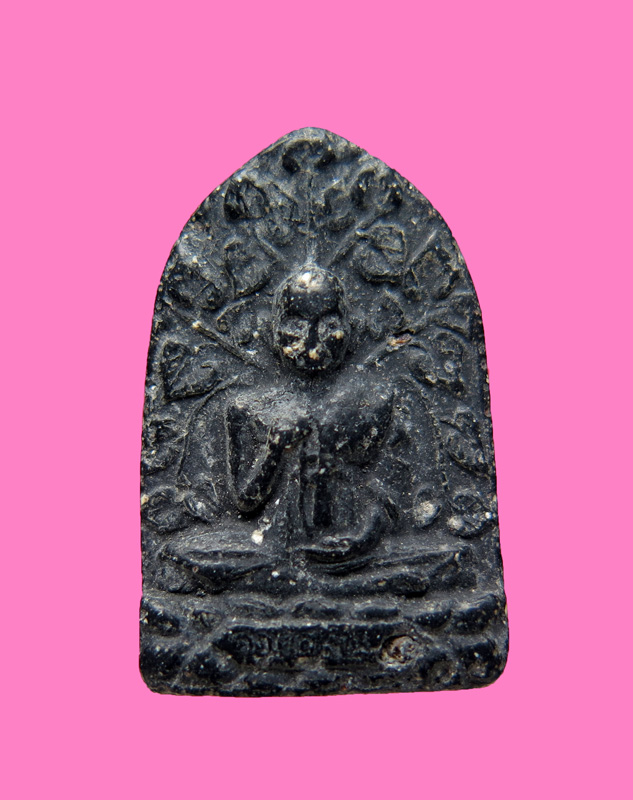 รูปเหมือน ไม่ทราบหลวงพ่อ หลังมี วัว ฝามือ ฝาเท้า และกระต่าย