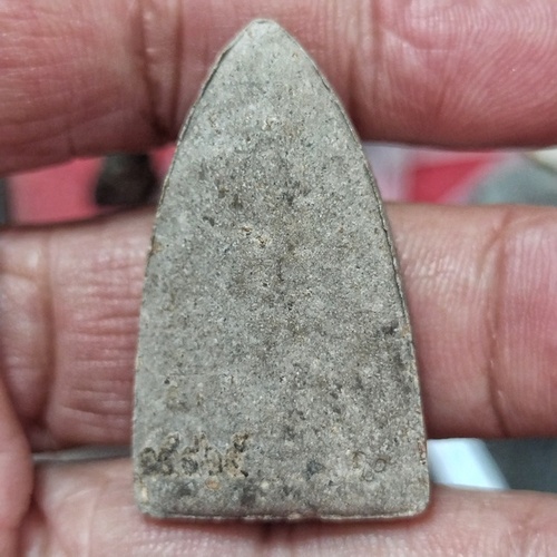 พิมพ์ใหญ่รุ่นมหาเศรษฐีโชคพร้อมกล่องเดิมฝังตะกรุดเงินอุดเนื้อว่าน 97