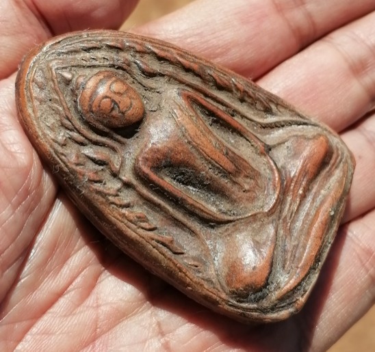 พระยอดขุนพล​ เนื้อดิน​หลังยันต์​ องค์ใหญ่​ ไม่ทราบที่​ เคาะเดียว     