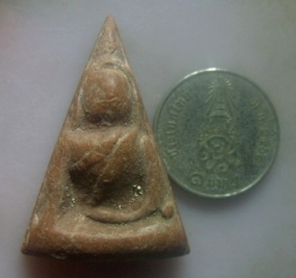 **เบาๆ*พระพิมพ์นางพญา เนื้อดินผสมผง เก่า ไม่ทราบที่ เนื้อจัด**สวยๆ เชิญชมครับ 