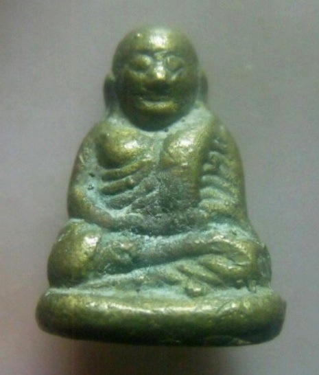 **เบา​ๆ​**รูปหล่อหลวงพ่อเงิน วัดบางคลาน เนื้อทองผสม เก่าๆ**เนื้อจัด สวยๆ เชิญชมครับ 