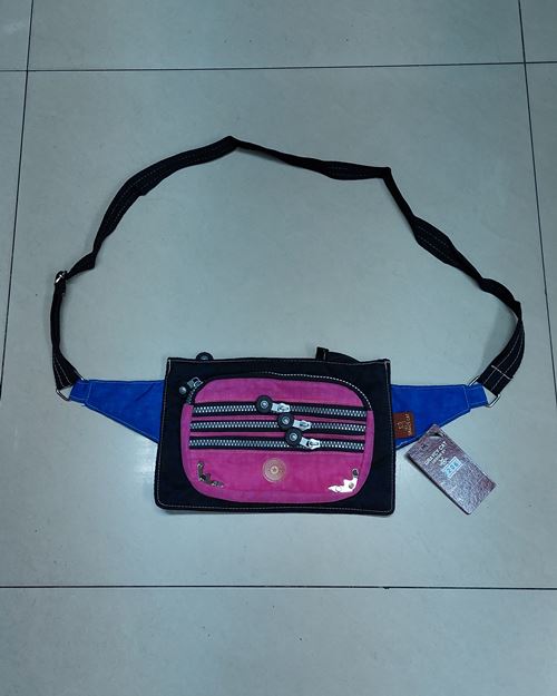 (ปิด59-)กระเป๋าคาดเอวผู้หญิง ขนาดกว้าง6x9.5นิ้ว (สภาพไม่ได้ใช้)