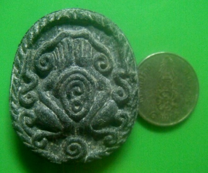 **เบาๆ**พระปิดตามหาอุตม์ หลังยันต์ เนื้อว่าน เก่าๆ ไม่ทราบที่**เนื้อจัด สวยๆ เชิญชมครับ 