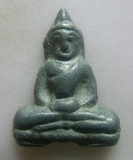 **เบาๆ**พระพุทธนั่งปางสมาธิ เนื้อชินตะกั่ว เก่าๆ สวยๆ ไม่ทราบที่**เนื้อจัด เชิญชมครับ