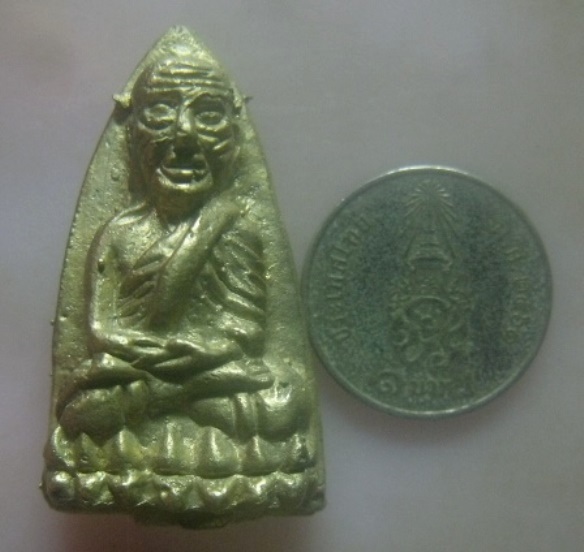 **เบาๆ**หลวงปู่ทวด พิมพ์เตารีดหล่อโบราณ กฐินจุฬา 49 หลวงพ่อทอง วัดสำเภาเชย จ.ปัตตานี**ตอกโค้ด สวยๆ