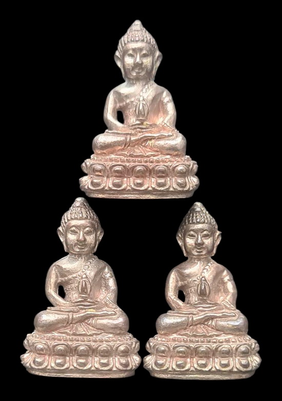 เคาะแรกแดง..พระชัยวัฒน์พูลทอง..นวะ ๓ องค์ ไม่มีกล่อง..ลพ.ดำ วัดเขาพูลทอง จ.จันทบุรี / เสก ๒ วาระ